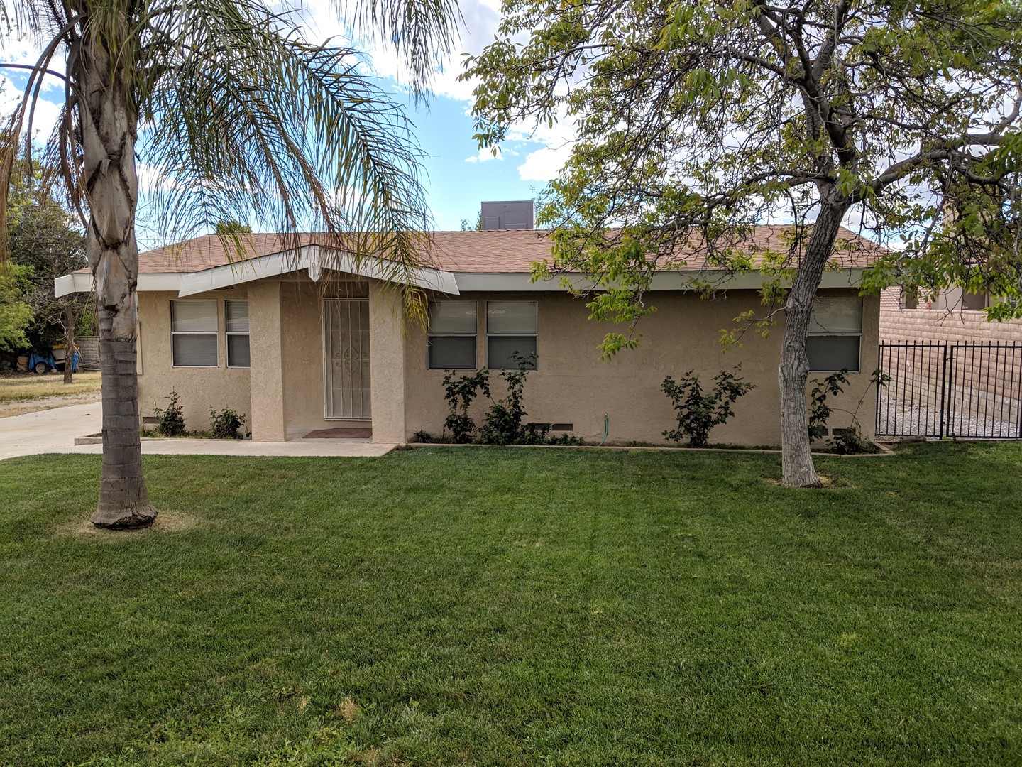 Yucaipa Apartment: 11942 Douglas St