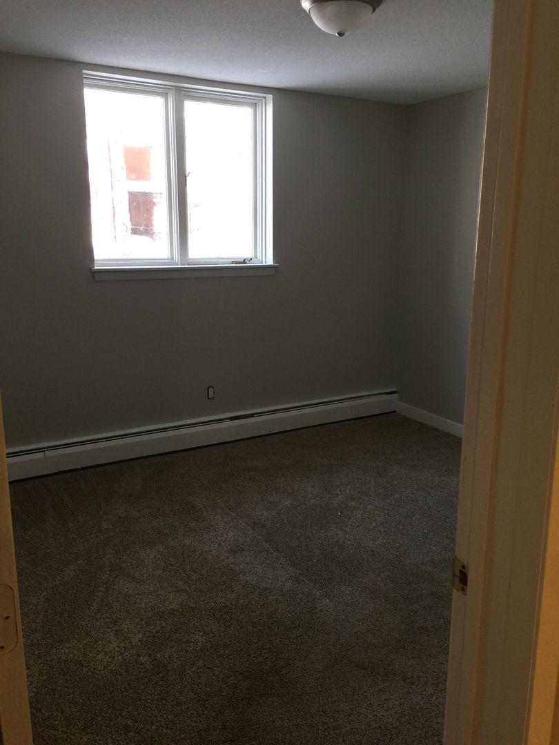 West St. Paul Apartment: 845 Dodd Road