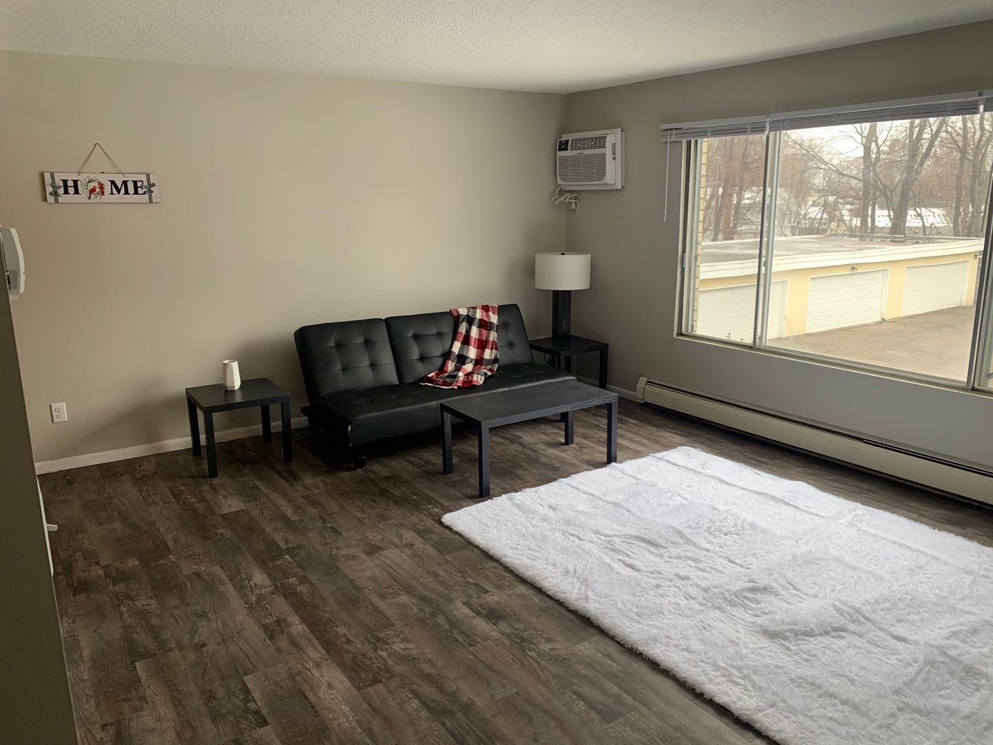 West St. Paul Apartment: 845 Dodd Road