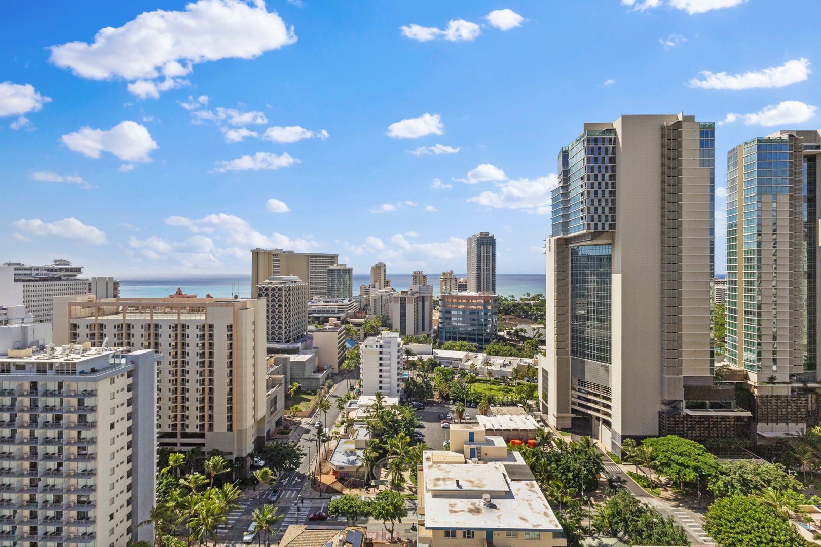 Honolulu House: 430 Lewers St., #25E