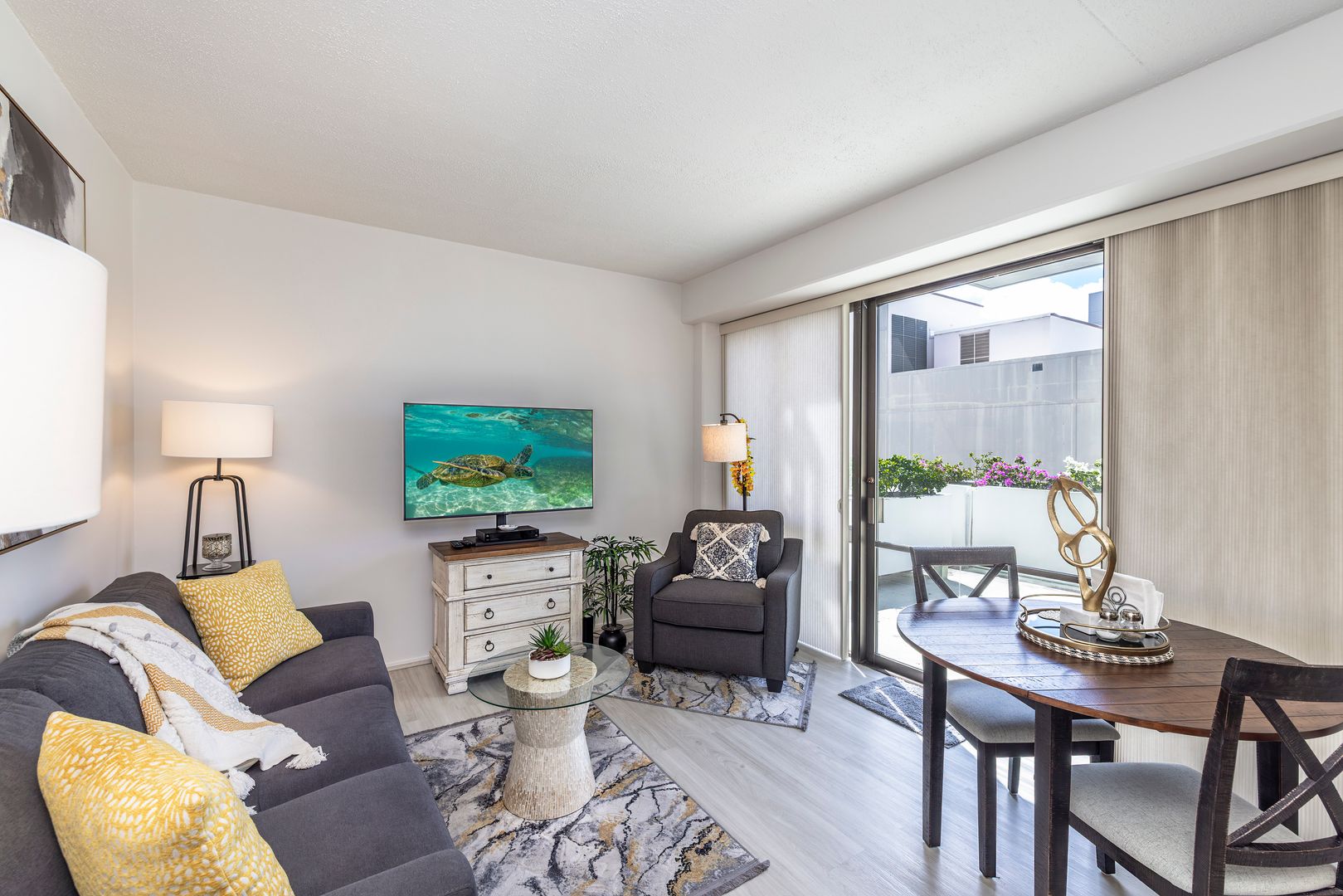 Honolulu Condo: 225 Queen St. #7D