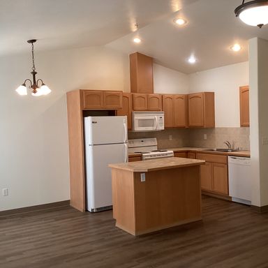Fully Loaded 1 Bedroom with 1 month free!!!! – photo 1