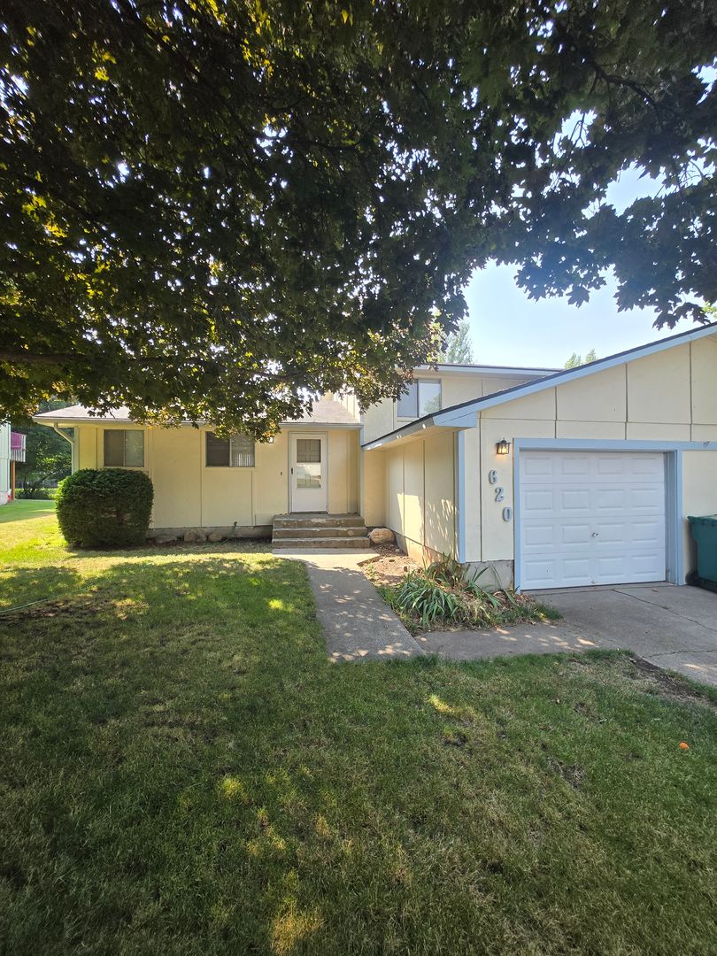 Spokane Valley Apartment: 618-20 S. Century Ct.
