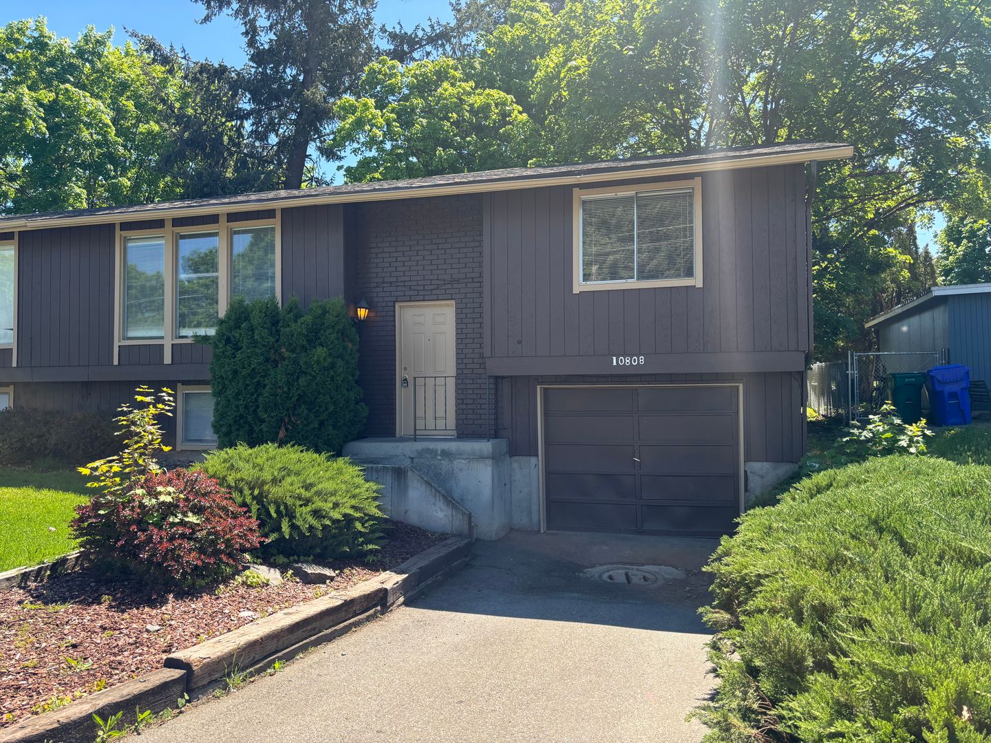 Spokane Valley Apartment: 10808-10 E 9TH