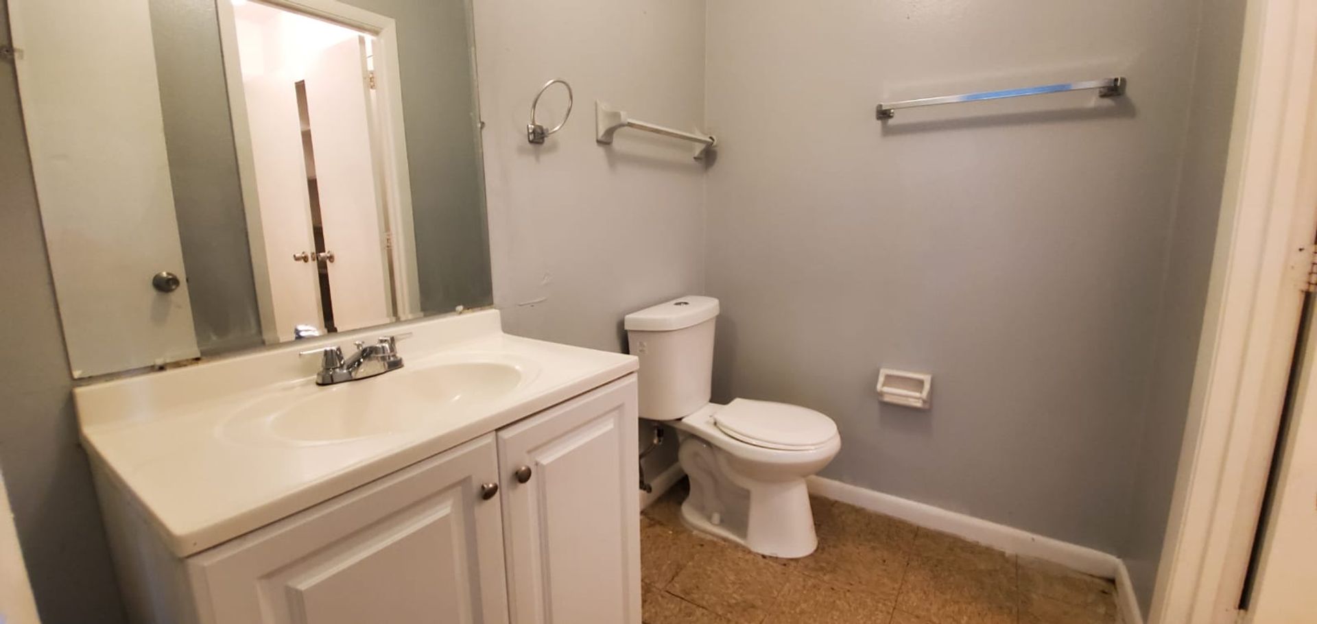 Lakeland Apartment: 2570-2572 Chestnut Woods Dr