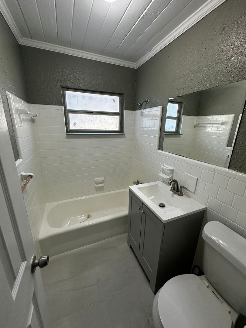 Tampa Apartment: 3618 Machado St. Unit A