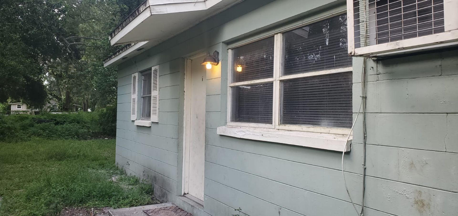 Tampa Apartment: 10011 N 14th St