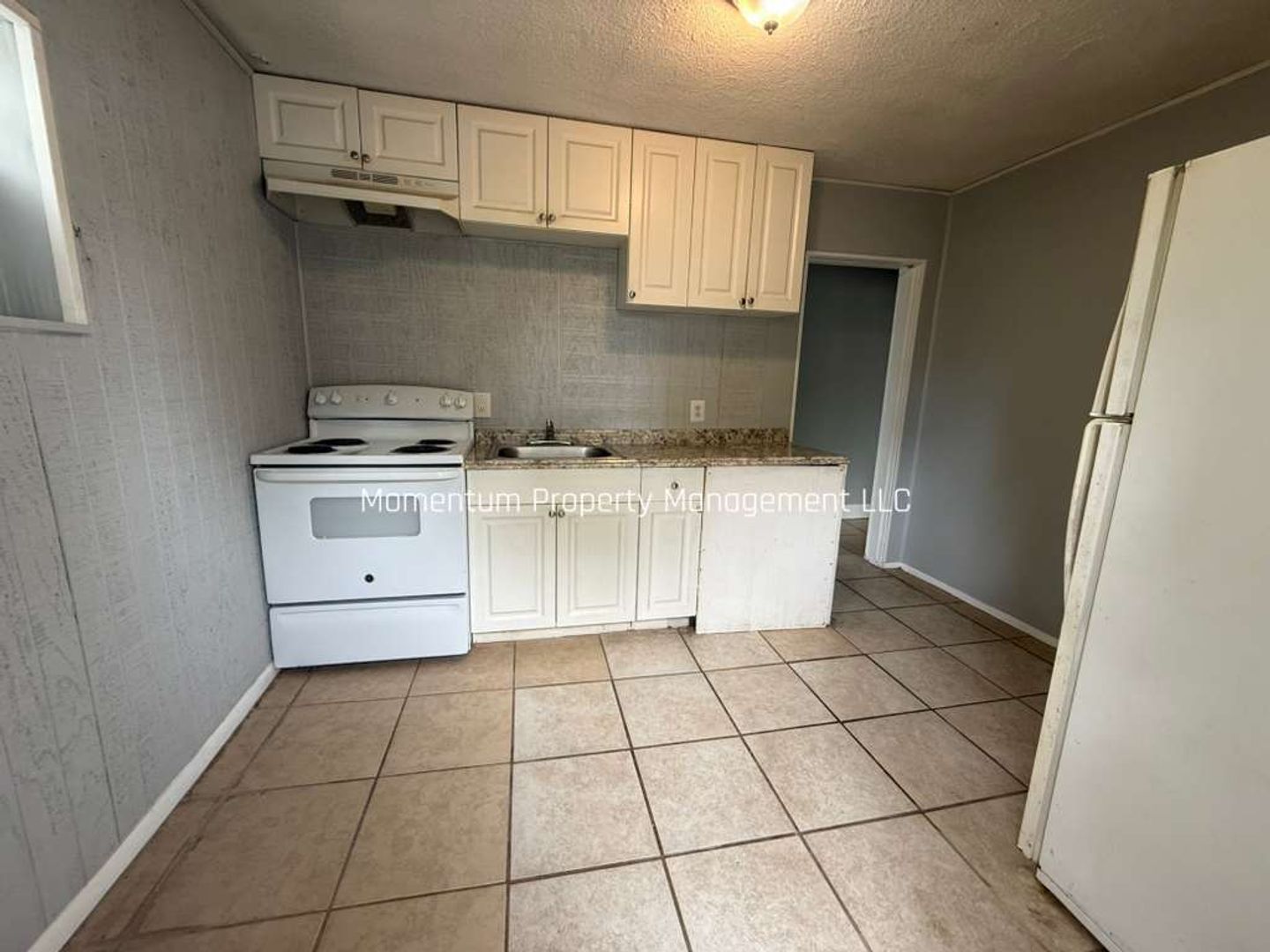 Saint Petersburg Apartment: 953 12th Ave S - C