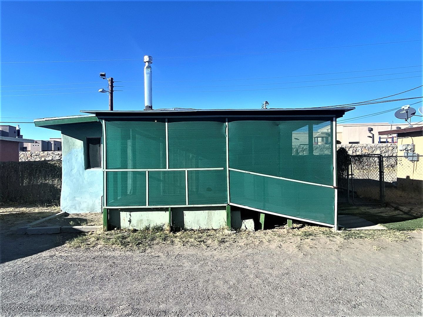Las Cruces Apartment: 825 Parkview Dr