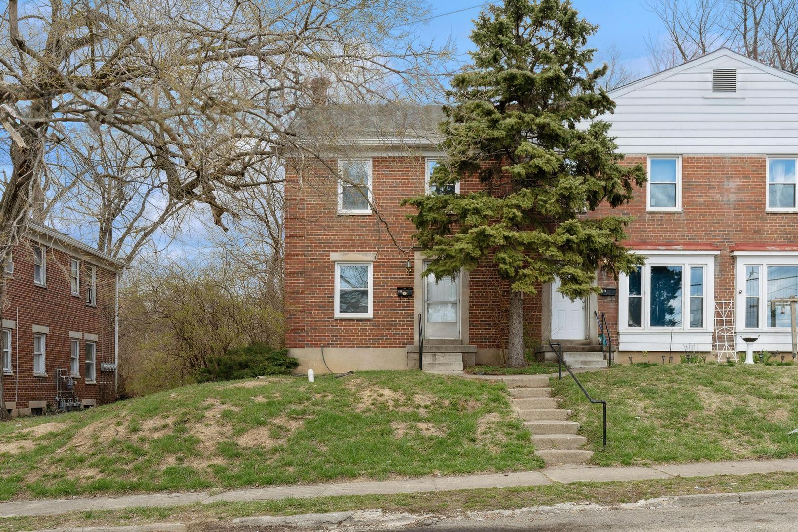 Dayton Apartment: 1371-1377 Florence St