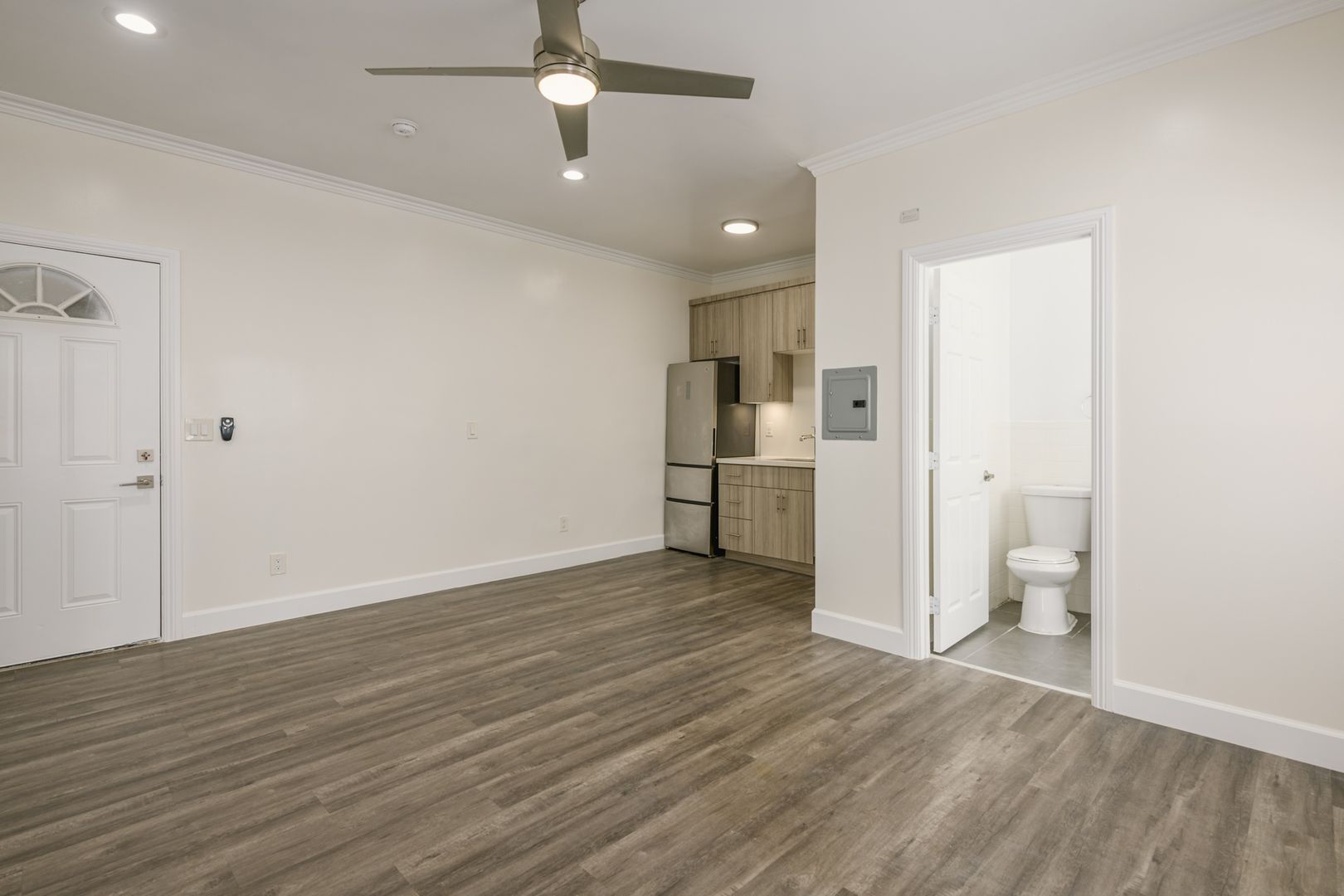 Los Angeles Apartment: 1217 N Berendo St