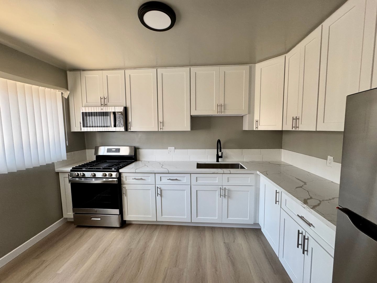 Los Angeles Apartment: 4046-4052 Coco Ave