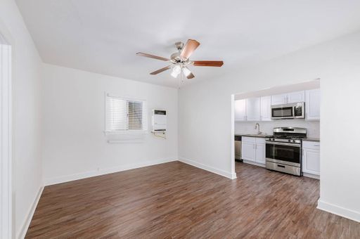 REMODELED 1 BEDROOM- BALCONY- PARKING – photo 1
