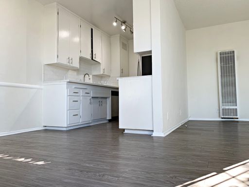 Renovated 1BD ~ Minutes To LAX – photo 1