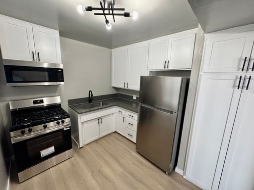 Beautiful Renovated One Bedroom in Desirable Baldwin Hills/ Crenshaw – photo 1
