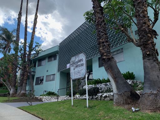 Beautiful Renovated Two Bedroom in Desirable Baldwin Hills/View Park – photo 1