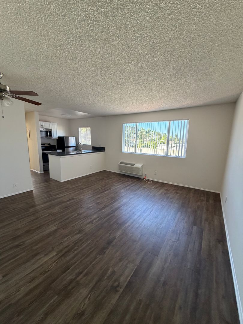 Los Angeles Apartment: 4124 Eagle Rock Blvd