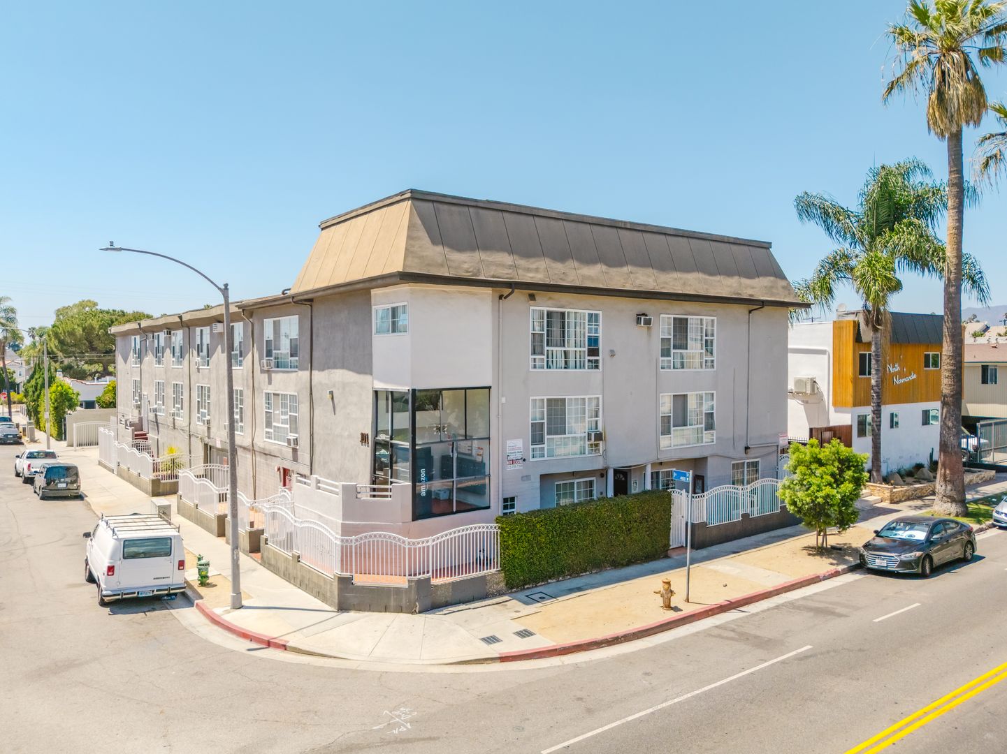 Los Angeles Apartment: 101 N Normandie Ave