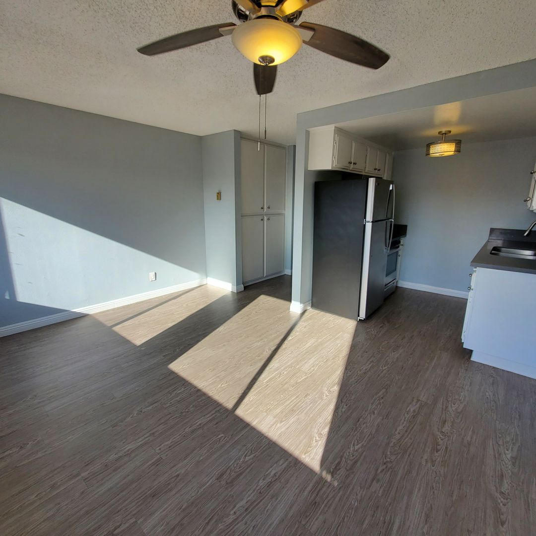San Pedro Apartment: 664 W. 12th St