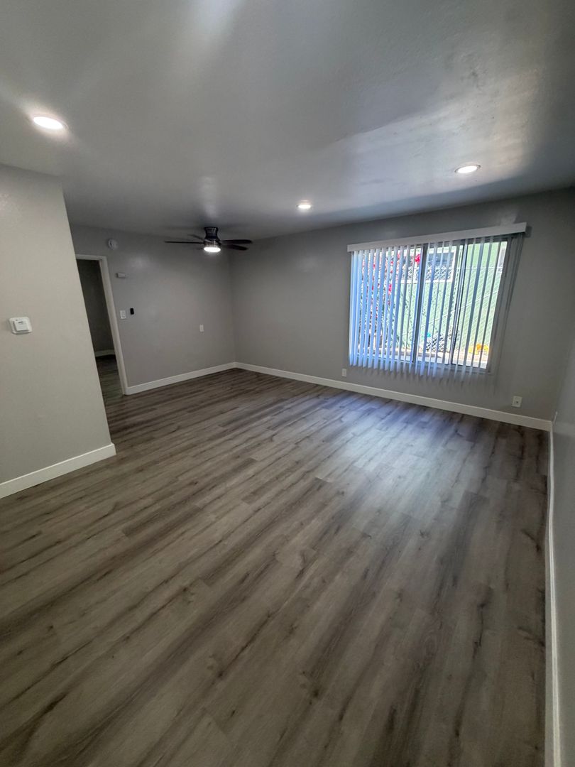 Los Angeles Apartment: 2505 & 2509 S Denison Ave
