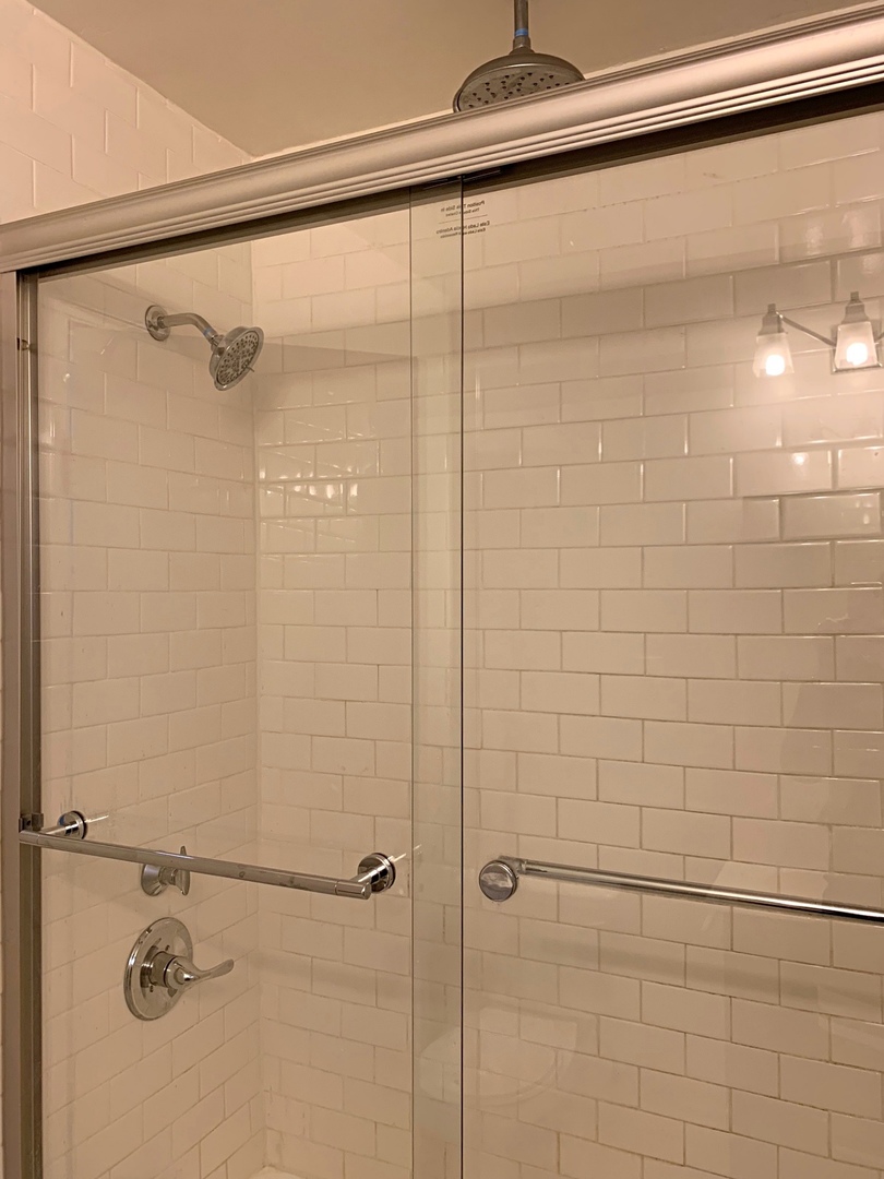 Los Angeles Apartment: 1033 S Westlake Ave