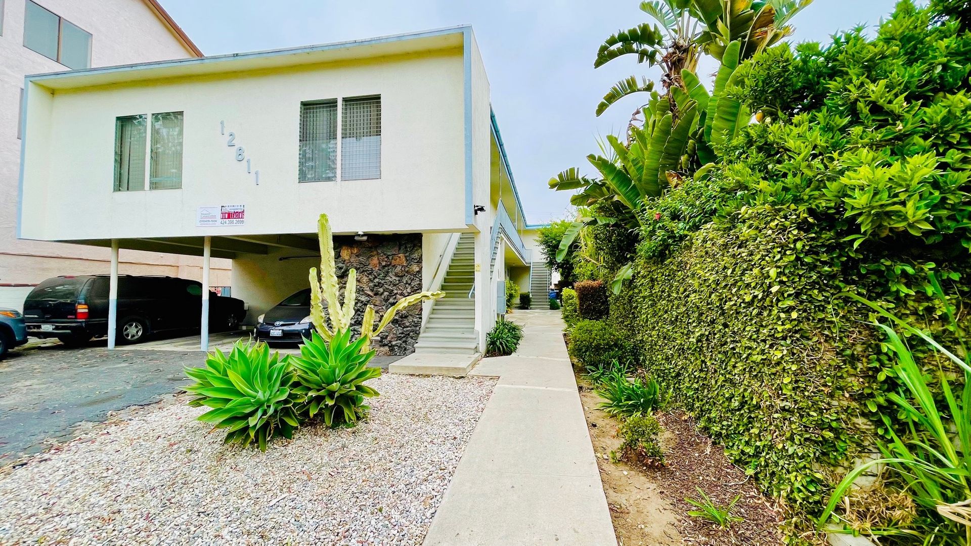 Los Angeles Apartment: 12811 Caswell Ave