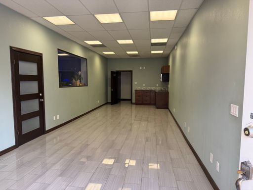 ***Available Now Commercial Office*** 2nd Month Free Special*** – photo 1