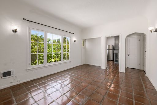 Charming Spanish Style Studio Apartment Home in Loz Feliz – photo 1
