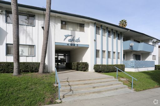 Beautiful Renovated Two Bedroom in Desirable Baldwin Hills/ Crenshaw – photo 1