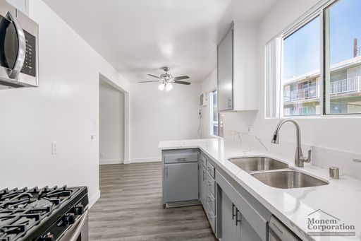 One-Bedroom Apartment in the Heart of Greater Valley Glen with Parking Available – photo 1
