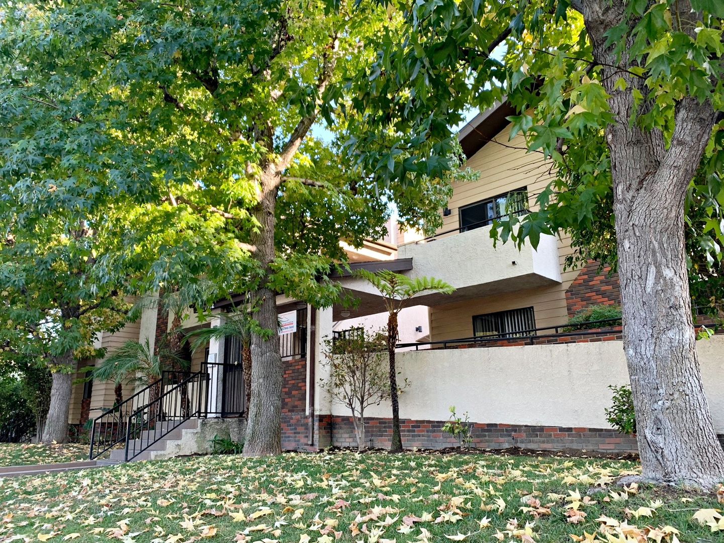 Glendale Apartment: 1010 - 1012 E Acacia Ave