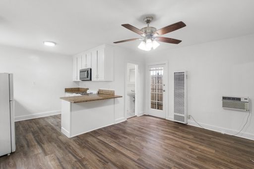Bright & Beautiful 1BR – Hardwood Floors, Tons of Natural Light – photo 1