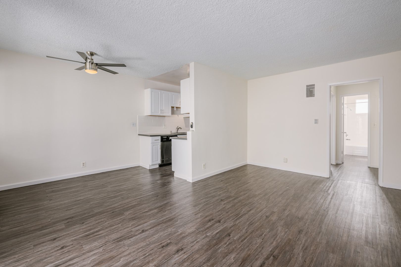 Los Angeles Apartment: 1808 N Harvard Blvd