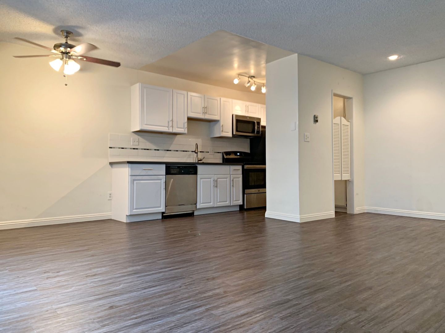 Los Angeles Apartment: 1847 Winona Blvd