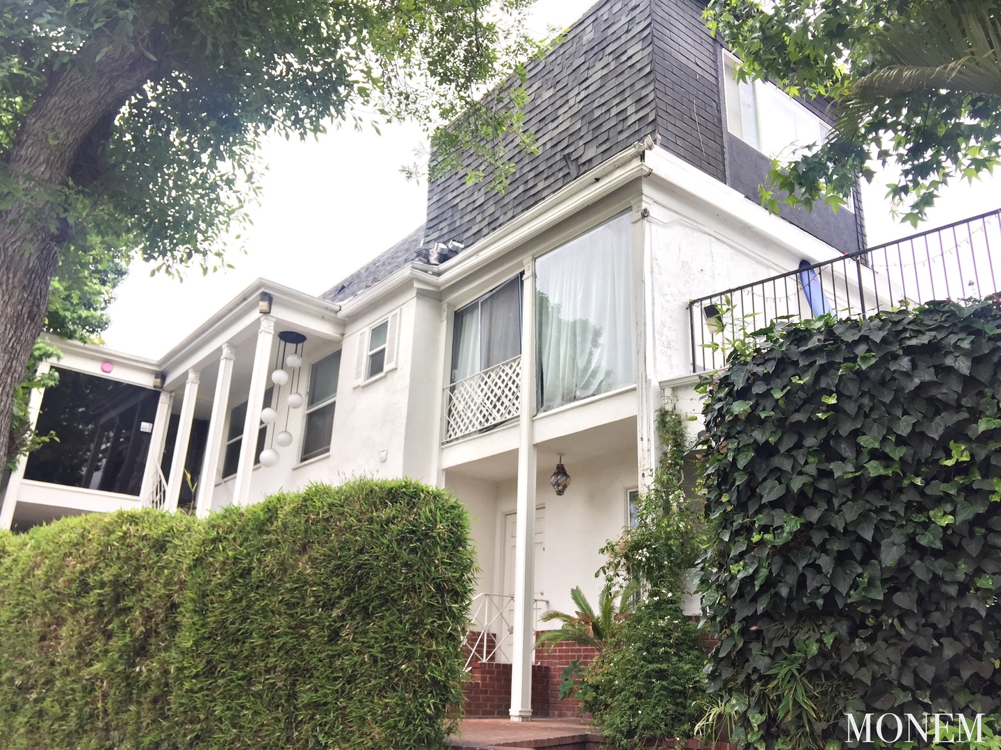 Beverly Hills Apartment: 485 S Roxbury Dr