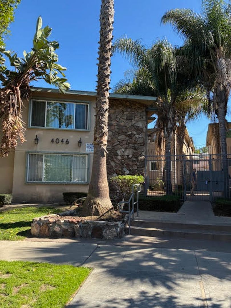 Los Angeles Apartment: 4046-4052 Coco Ave