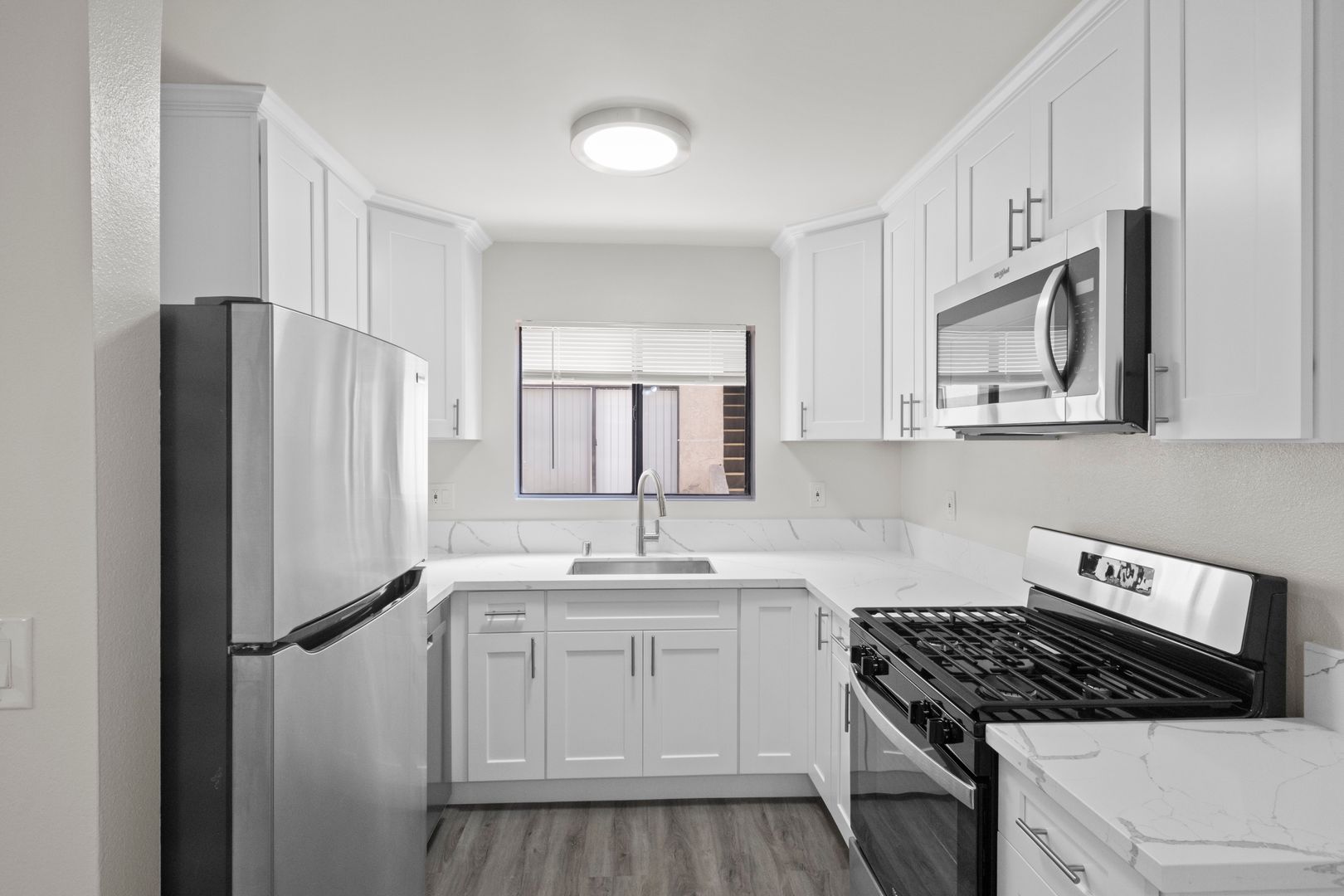 Glendale Apartment: 1010 - 1012 E Acacia Ave