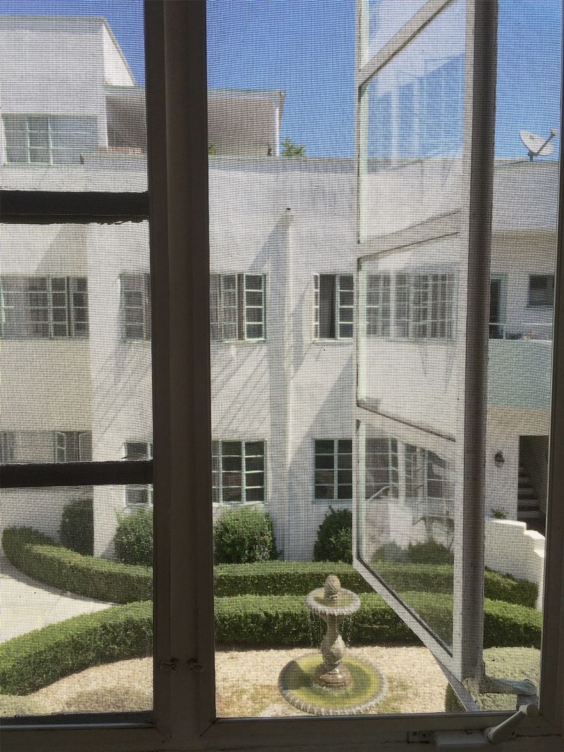 Los Angeles Apartment: 909 S Serrano Ave