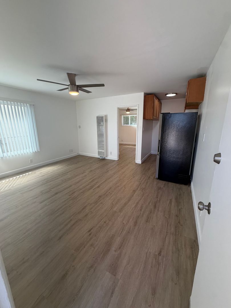 Los Angeles Apartment: 2505 & 2509 S Denison Ave