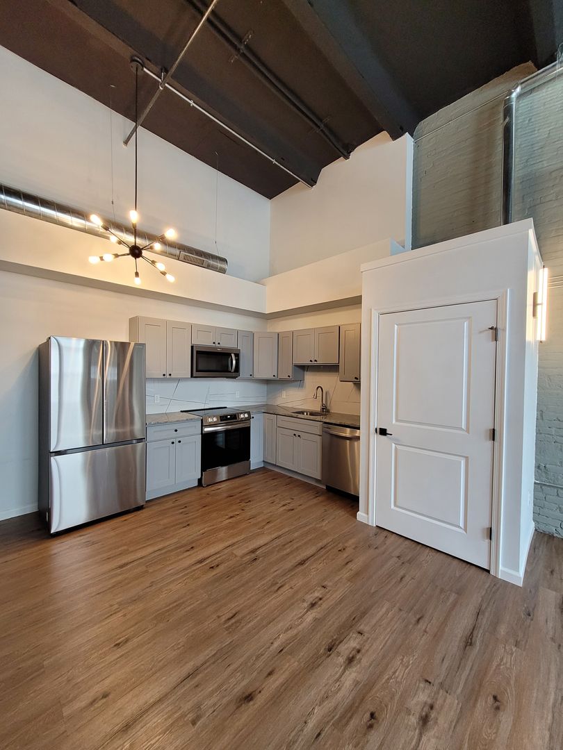 Bethlehem Apartment: 810-813 Monocacy St.