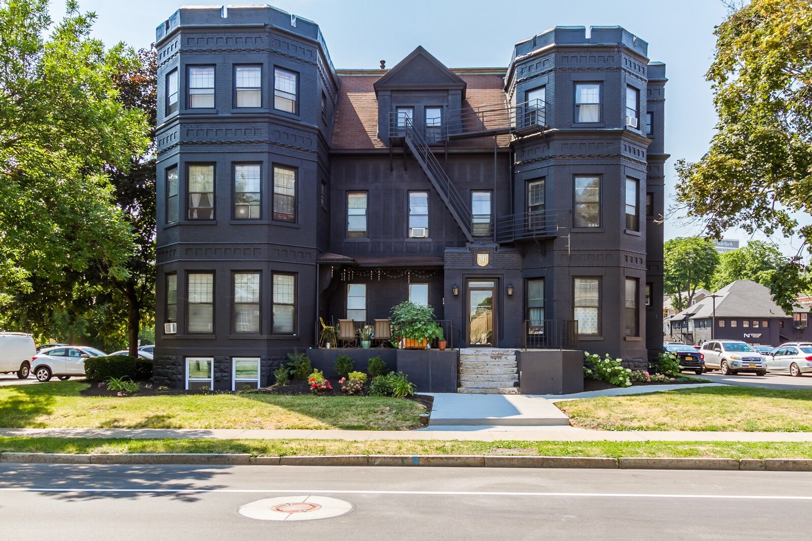 Rochester Apartment: 253 Alexander St