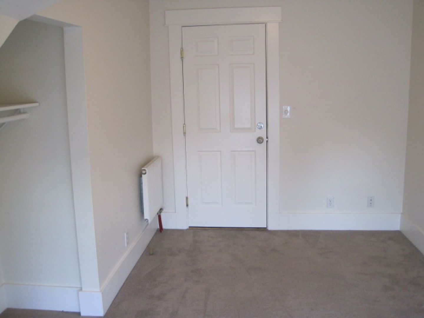 Large Top Floor Room, Weekly Cleaning Service (common areas), Fully Equipped Kitchen, 3 Minute Walk to UW 3 of 12
