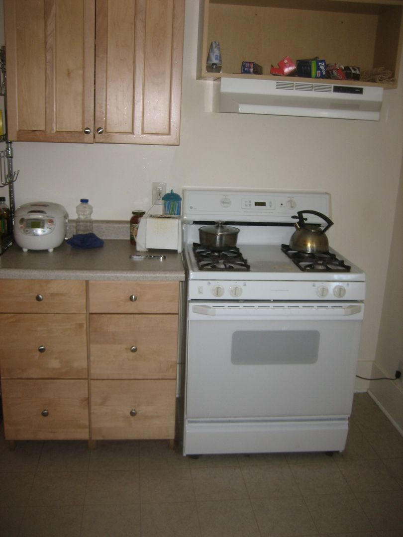 Live 3 minutes from the UW campus, Large Room, Private Leases (no financial ties to roommates), Remodeled House, Private Owner 7 of 12