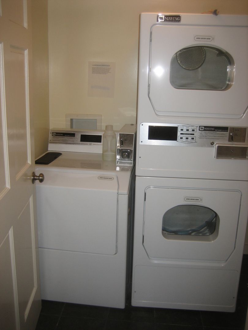 Large Top Floor Room, Weekly Cleaning Service (common areas), Fully Equipped Kitchen, 3 Minute Walk to UW 11 of 12