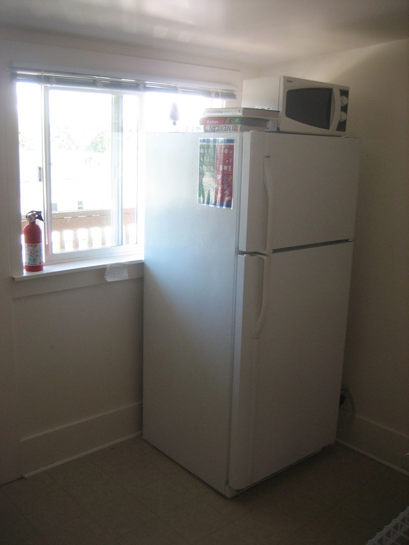 Live 3 minutes from the UW campus, Large Room, Private Leases (no financial ties to roommates), Remodeled House, Private Owner 8 of 12