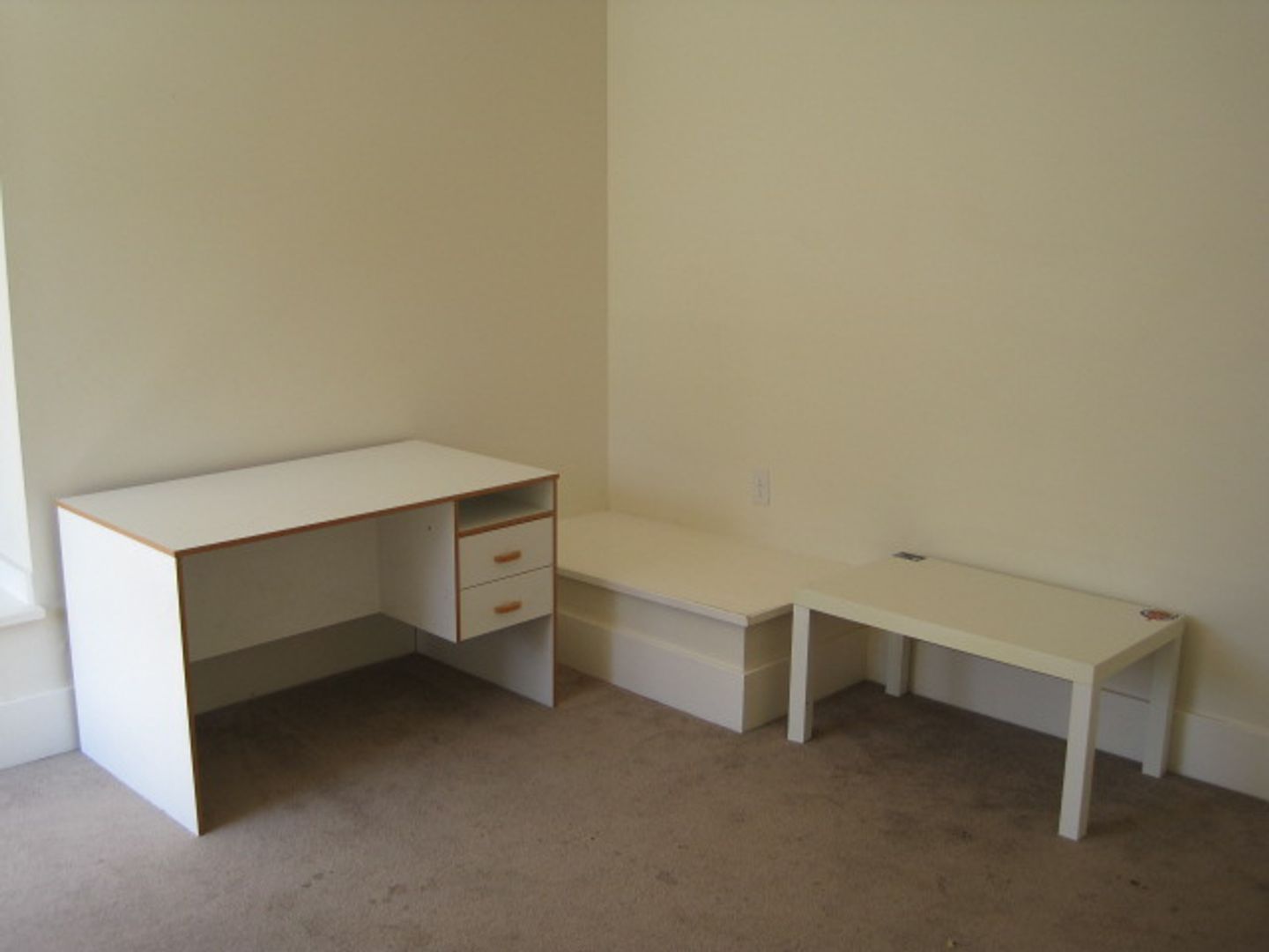 ** Huge Room in Remodeled House, 4 minute walk to UW, Private Leases, Locking Doors, Weekly Cleaning Service 6 of 12