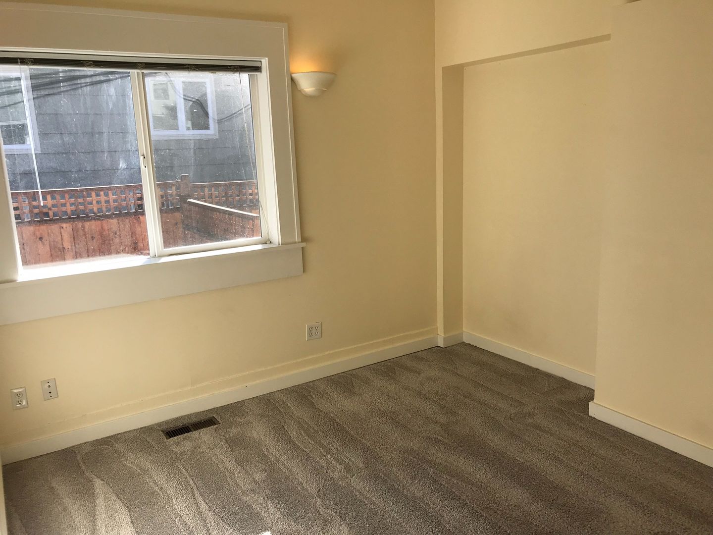Seattle Condo: 2141 N 61st