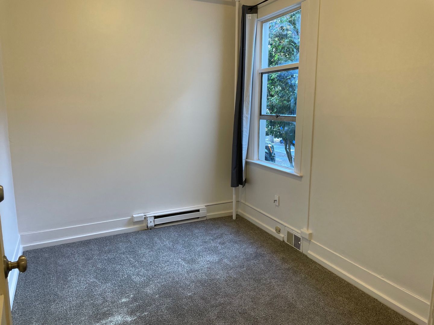 Seattle Apartment: 8116 8th Ave. S