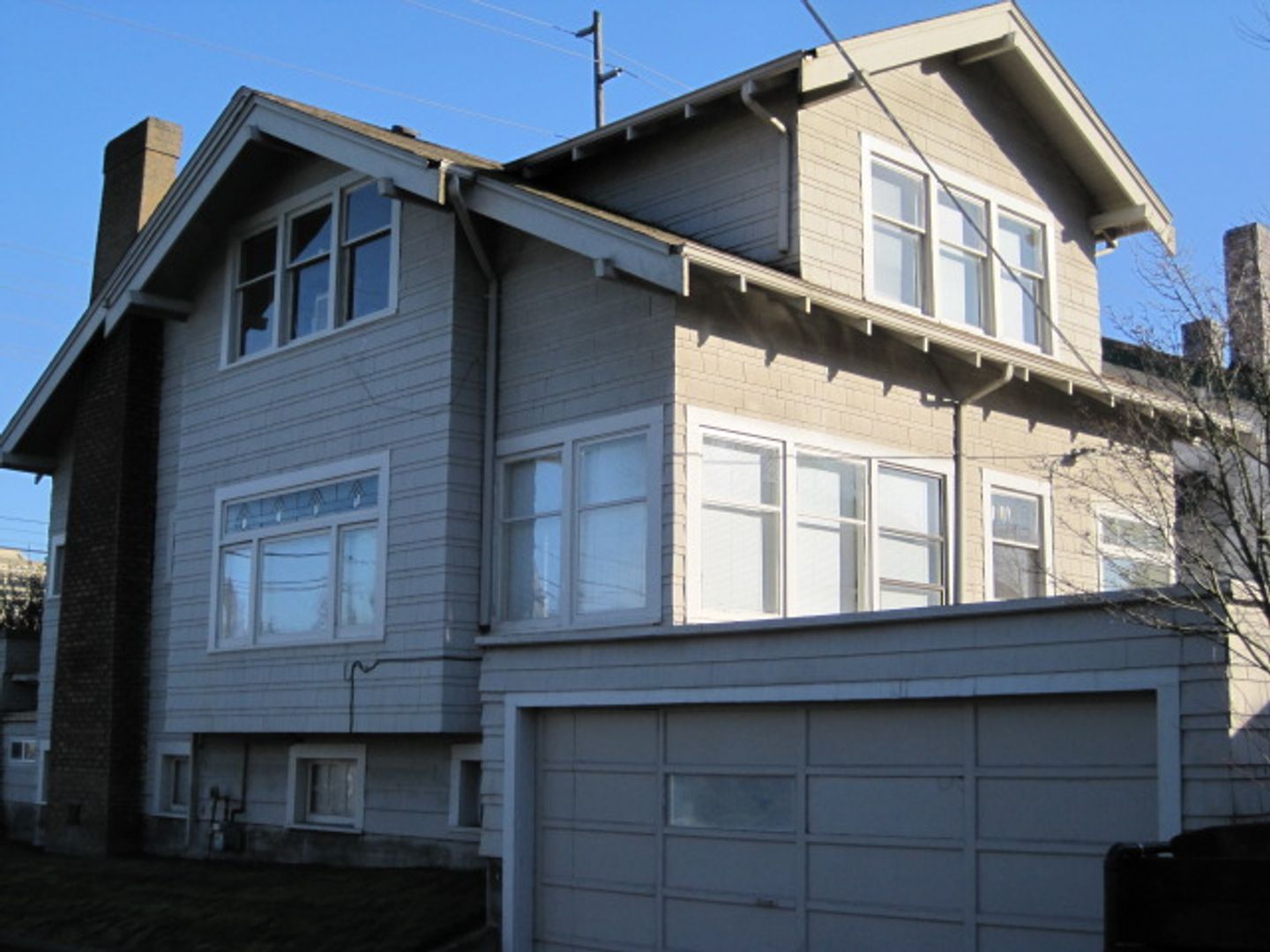 Seattle Apartment: 4559 5th NE