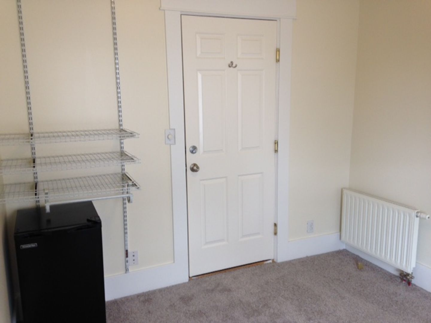 -- 2 Blocks to the University of Washington!- Nice Room in Shared House, Private Leases, Locking Doors, Weekly Cleaning Service, New Paint/ Carpets -- 4 of 12